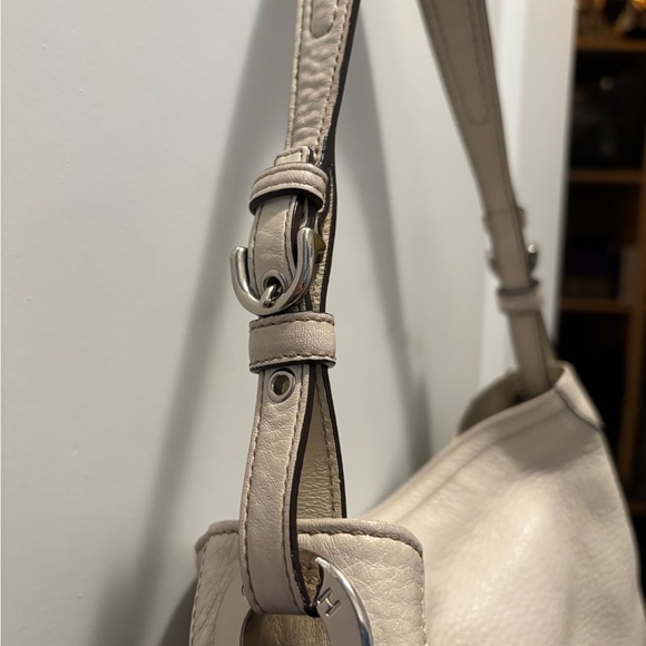 Vintage Coach Classic White Pebble Leather Shoulder Bag